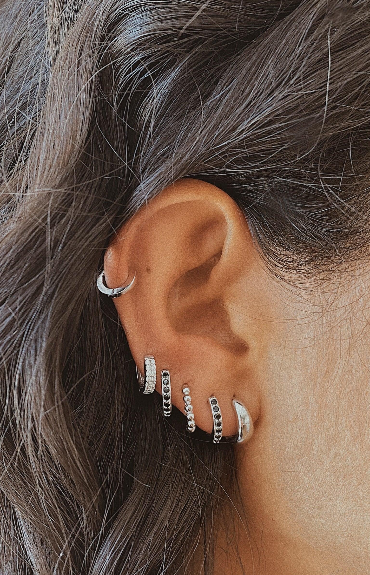 Luz Bold Huggie Hoops - Image 6